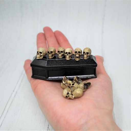 BLACK MICRO COFFIN filled with 13 MICRO Skulls